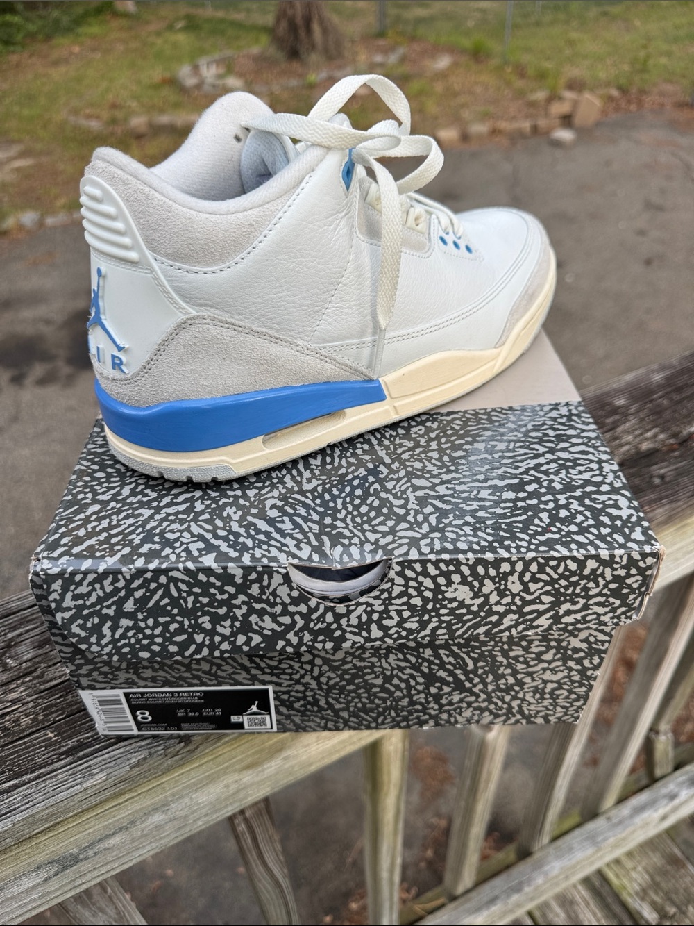 Jordan Men’s White and Blue Retro Sneakers